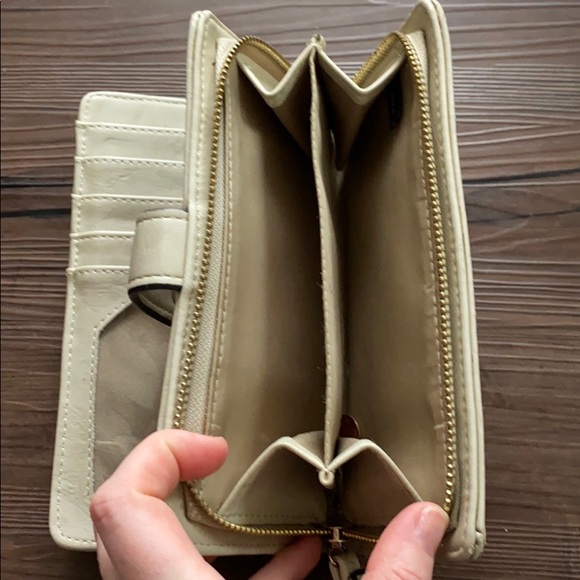 Tan studded wristlet - Picture 3 of 4